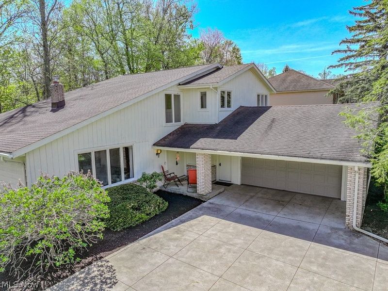 5133 Stansbury Drive, Solon, OH 44139 Photo 2