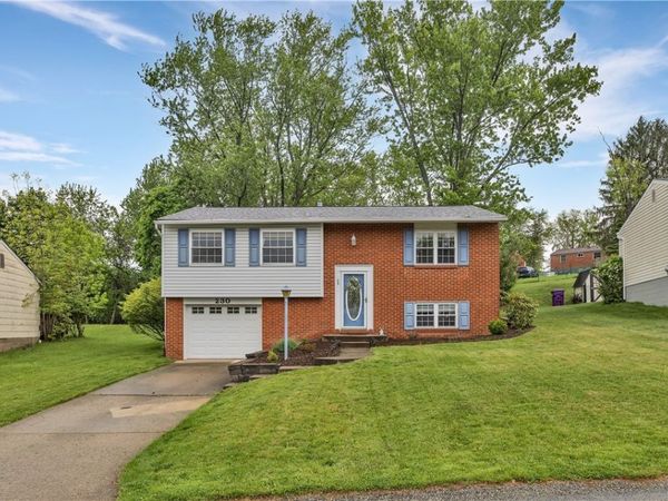 230 Great Smokey Dr, Pittsburgh, PA 15239