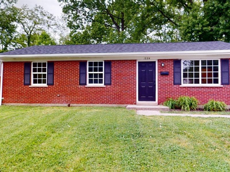 1884 Sevenhills Dr, Springfield Twp., OH 45240 Photo 1