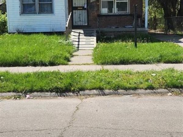 19355 Alcoy Street, Detroit, MI 48205