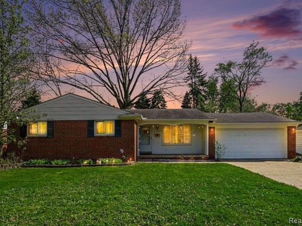 8532 Alwardt Drive , Sterling Heights, MI 48313