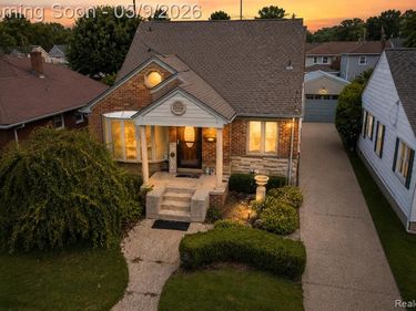 22501 Maple Street, St. Clair Shores, MI 48081