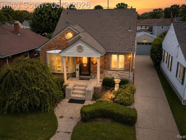 22501 Maple Street, St. Clair Shores, MI 48081