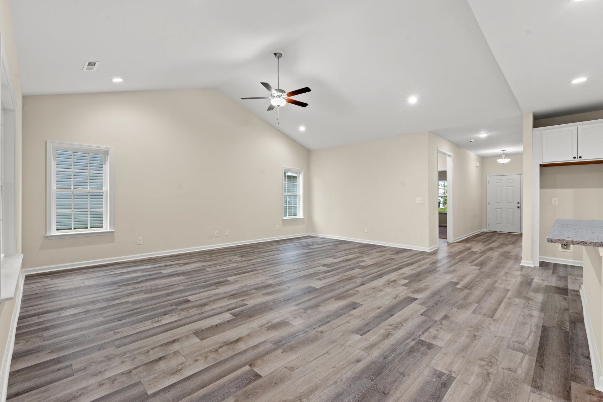 92 Cove Ln. Photo 5