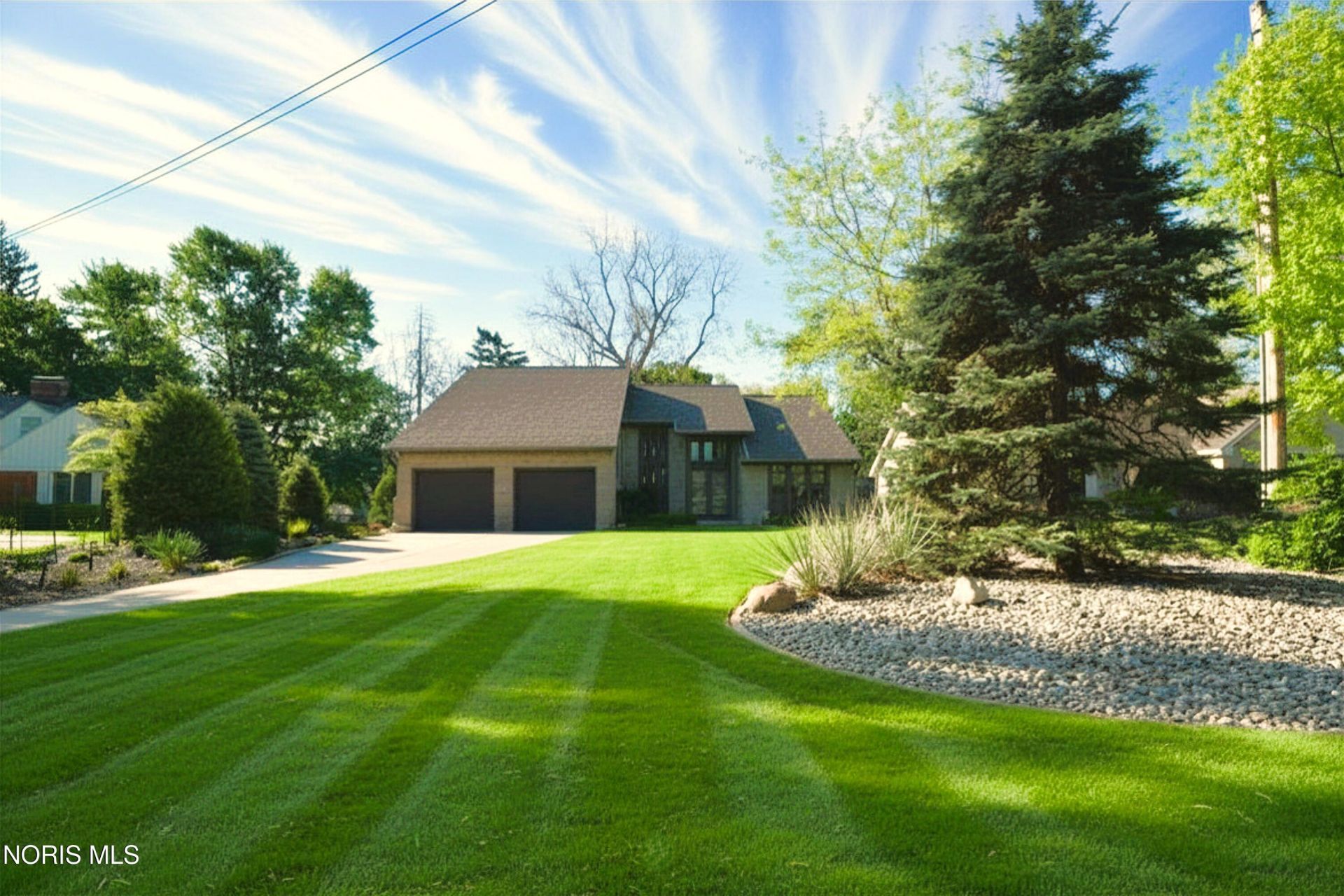 530 Elmway Dr, Maumee, OH 43537 Main Photo
