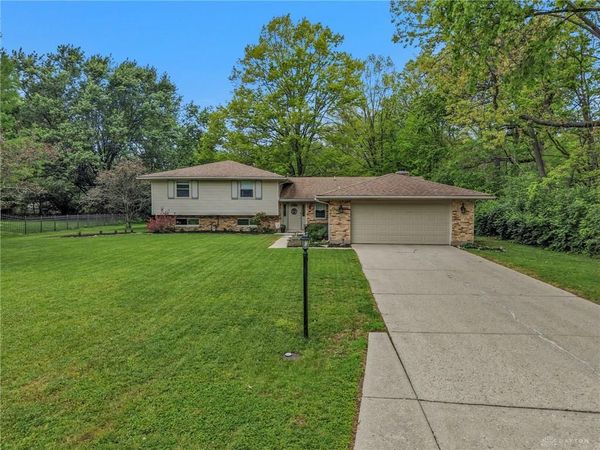 8509 Garnet Drive, Washington TWP, OH 45458