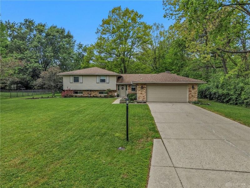 8509 Garnet Drive, Washington Township, OH 45458 Photo 1