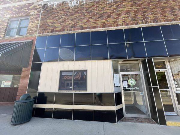 10 E Charles Street, Oelwein, IA 50662