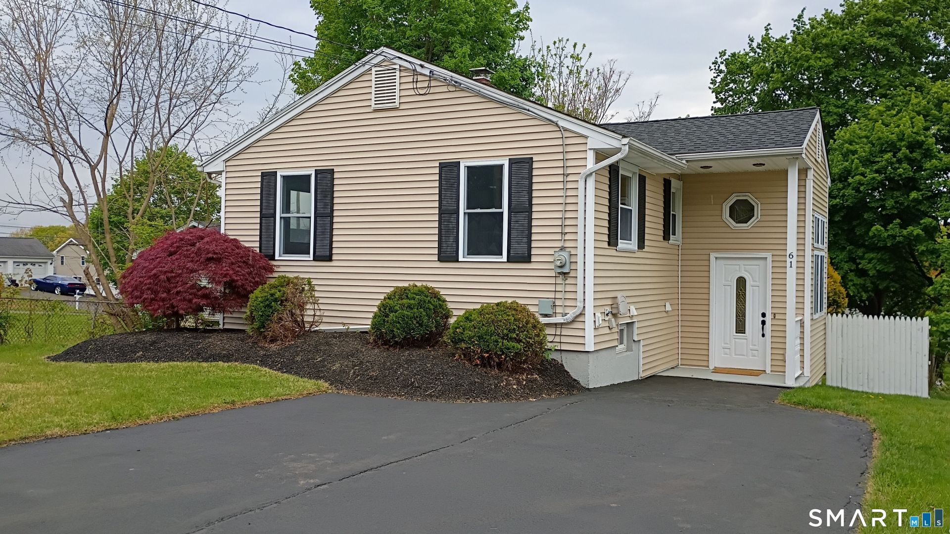 61 Ridgefield, Meriden, CT 06450 Main Photo