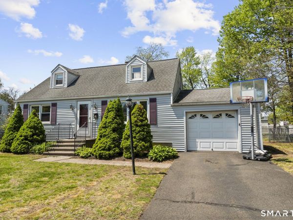 4 Bowen, North Haven, CT 06473