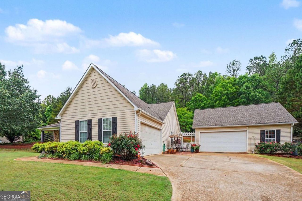831 Riverwood Drive, Monroe, GA 30655 Main Photo