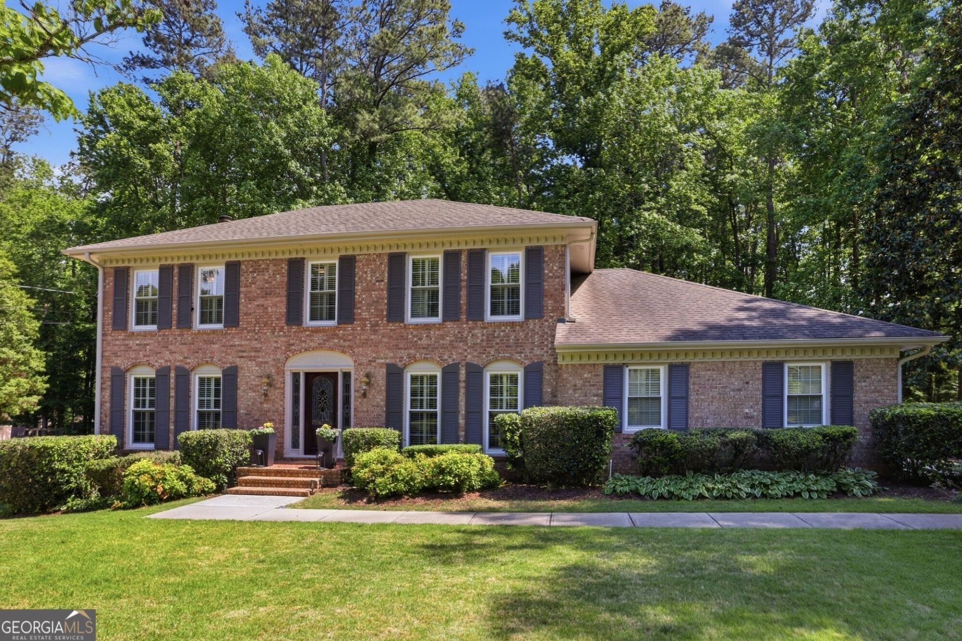 250 Hollyridge Way, Roswell, GA 30076 Main Photo