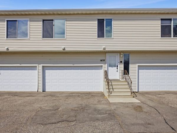 1632 34th Avenue S, Fargo, ND 58104