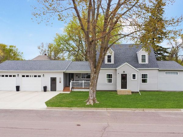 638 6th Street , Westbrook, MN 56183