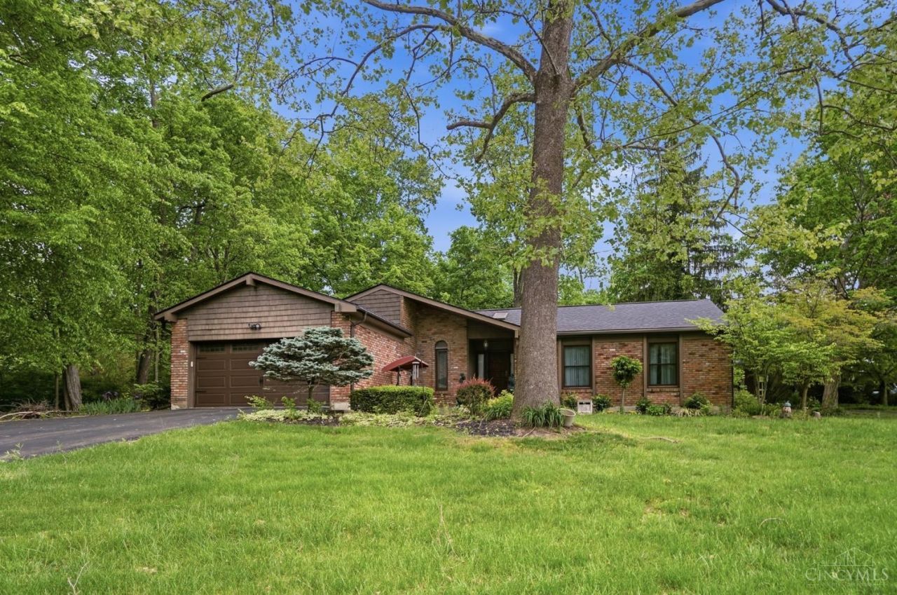 7454 Cinnamon Woods Drive, West Chester, OH 45069 Main Photo