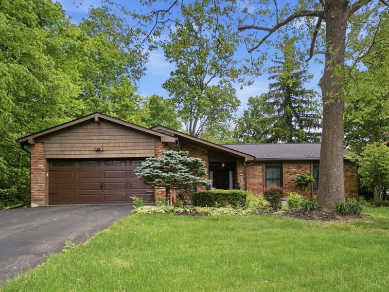 7454 Cinnamon Woods Drive, West Chester, OH 45069 Photo 2