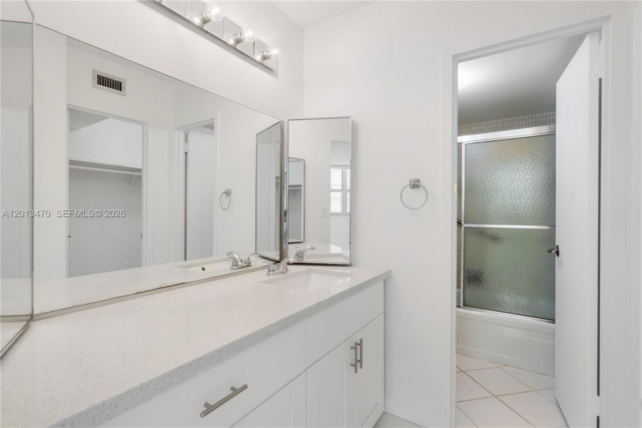 9511 Collins Ave, Unit 906, Surfside, FL 33154 Photo