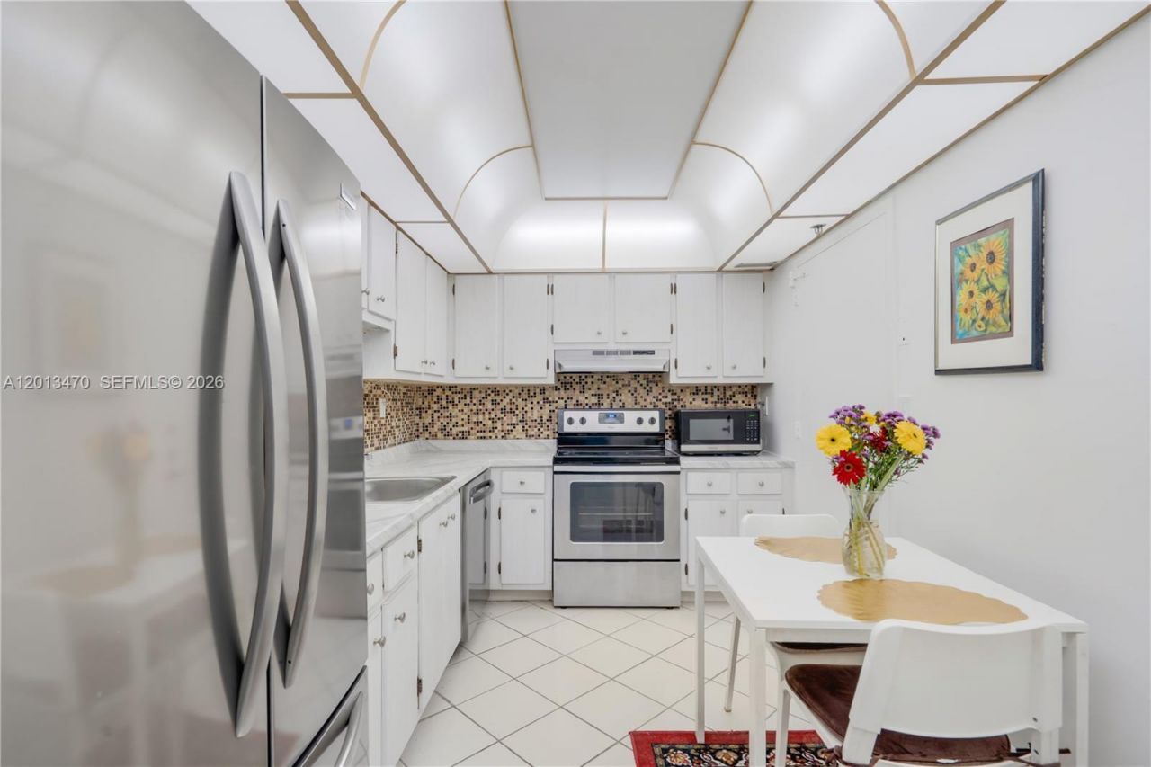 9511 Collins Ave, Unit 906, Surfside, FL 33154 Photo