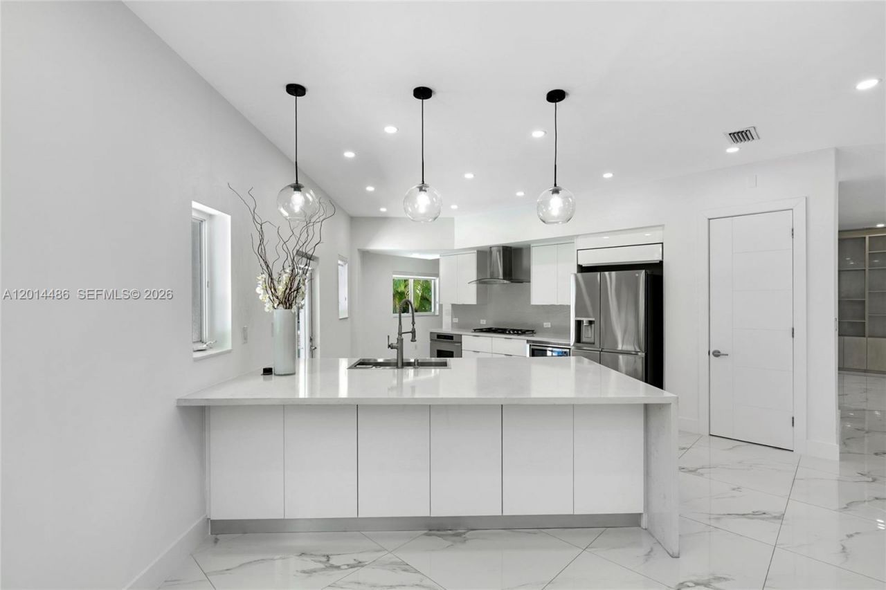 711 Sunset Dr, Coral Gables, FL 33143 Photo
