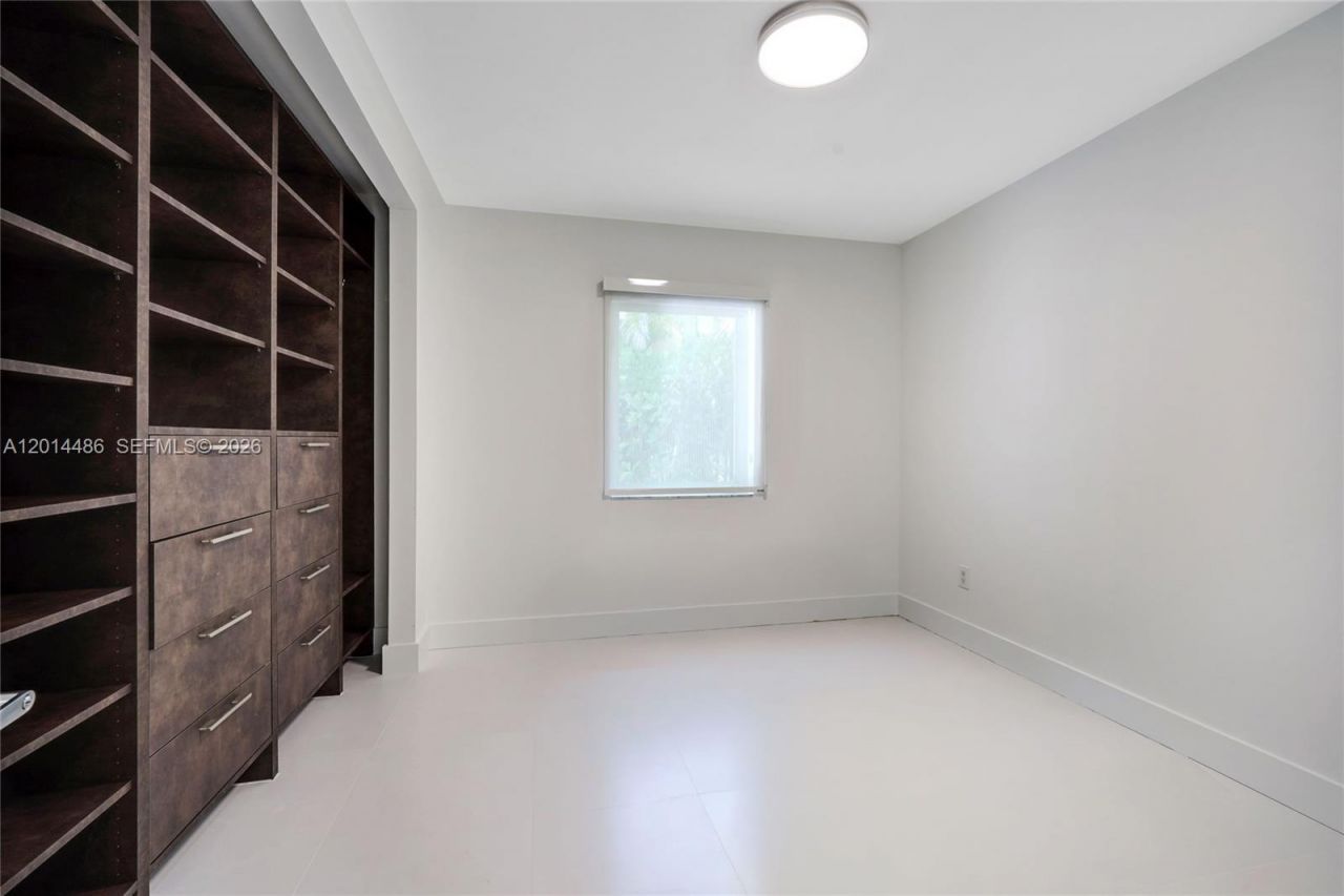 711 Sunset Dr, Coral Gables, FL 33143 Photo