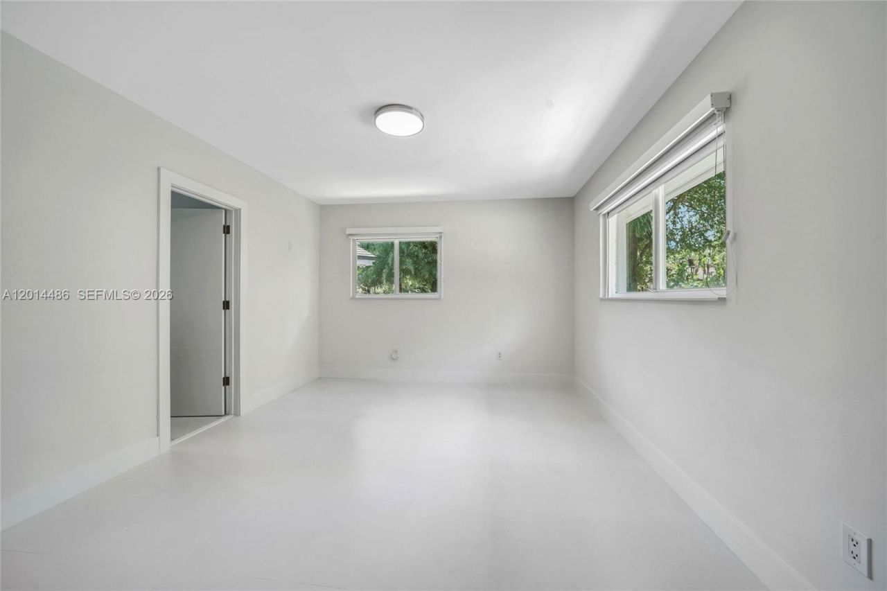 711 Sunset Dr, Coral Gables, FL 33143 Photo