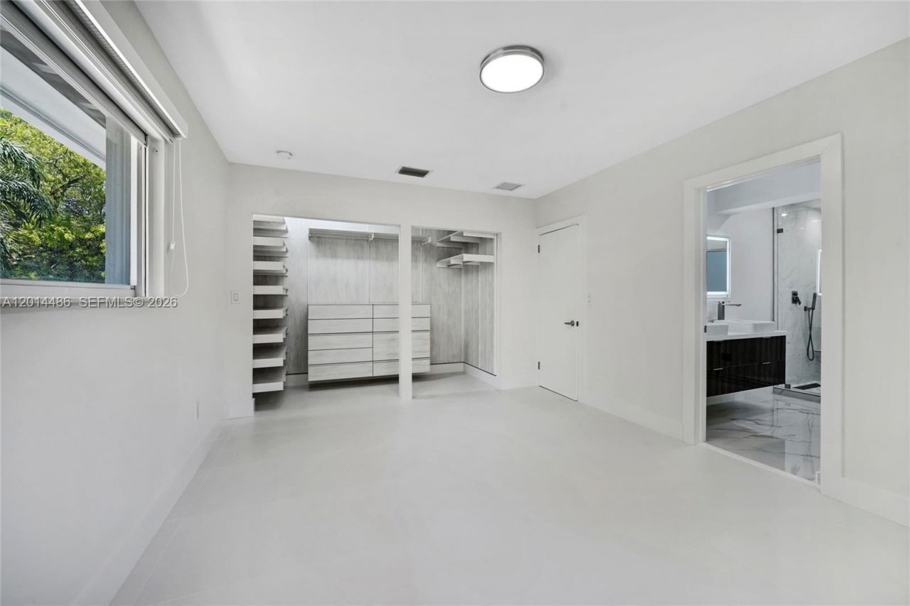 711 Sunset Dr, Coral Gables, FL 33143 Photo