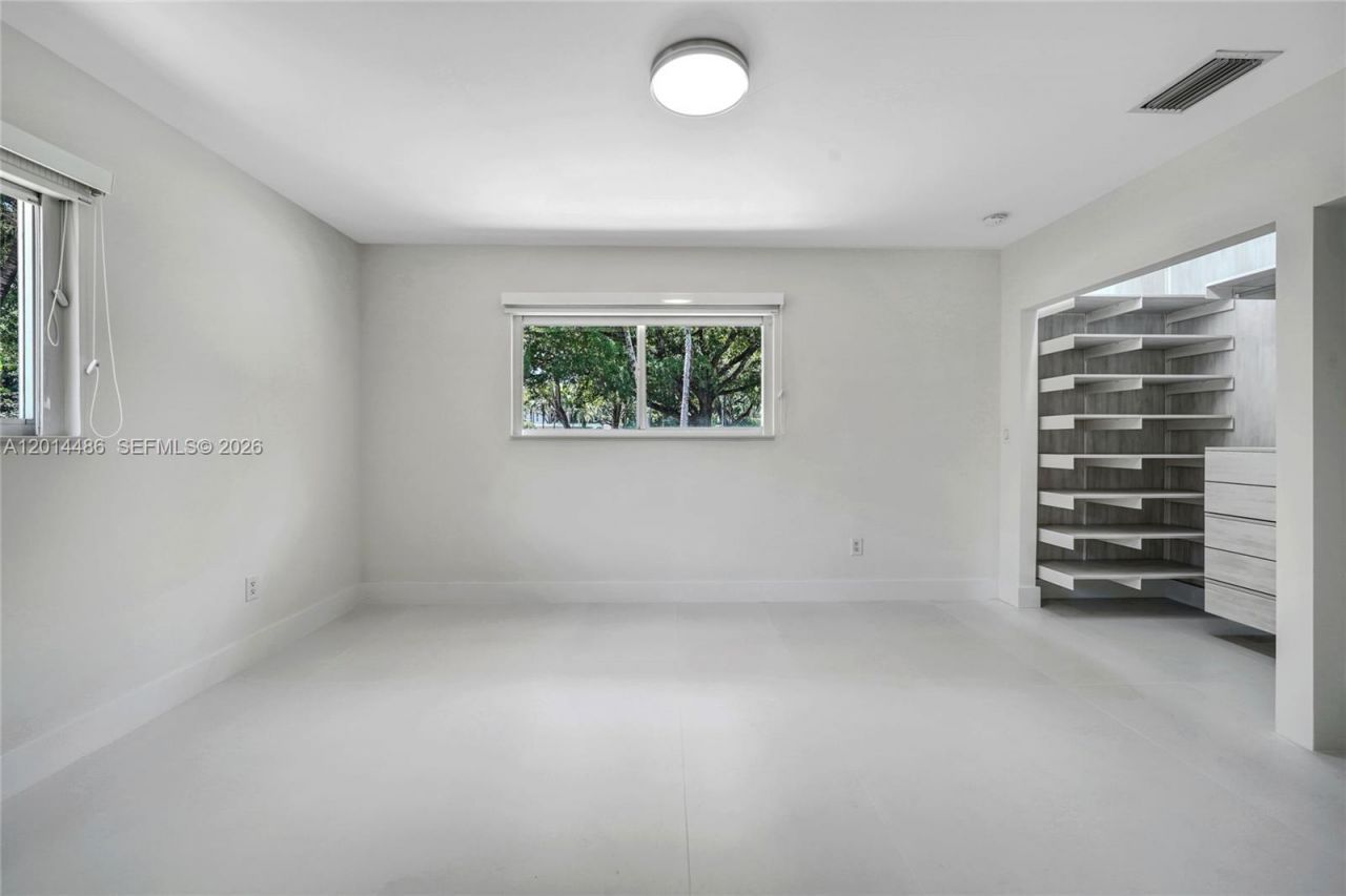 711 Sunset Dr, Coral Gables, FL 33143 Photo