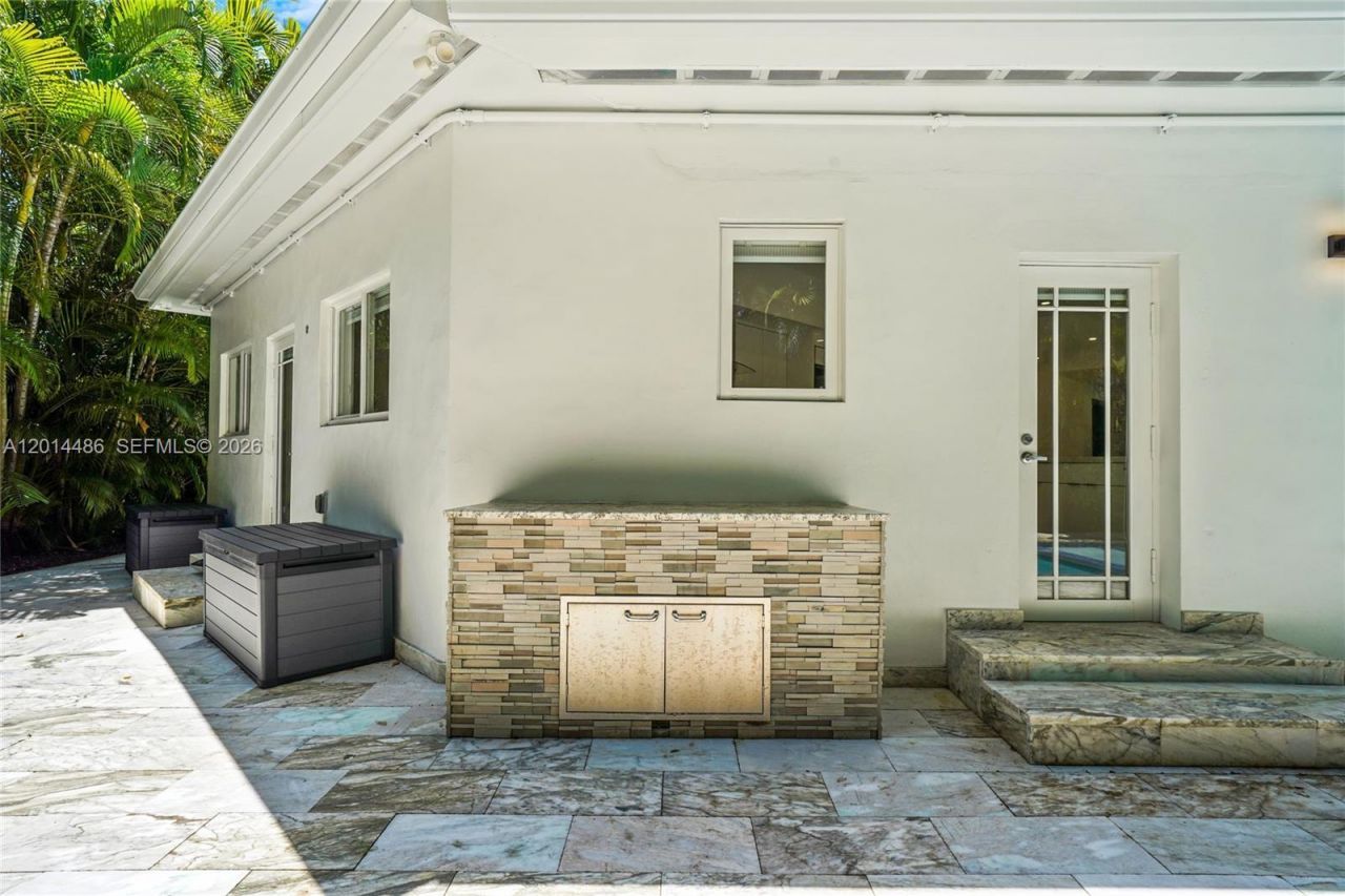 711 Sunset Dr, Coral Gables, FL 33143 Photo