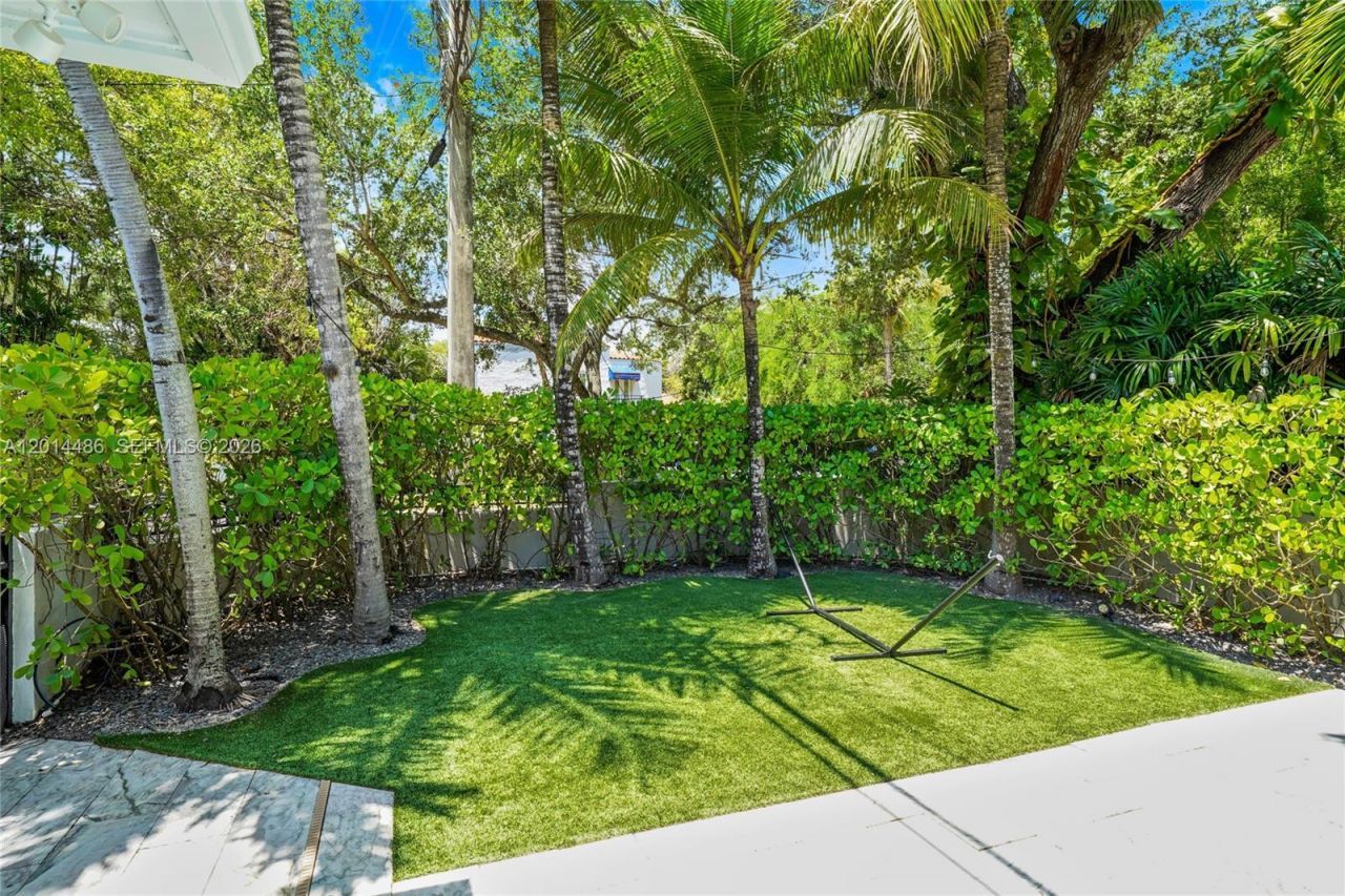 711 Sunset Dr, Coral Gables, FL 33143 Photo