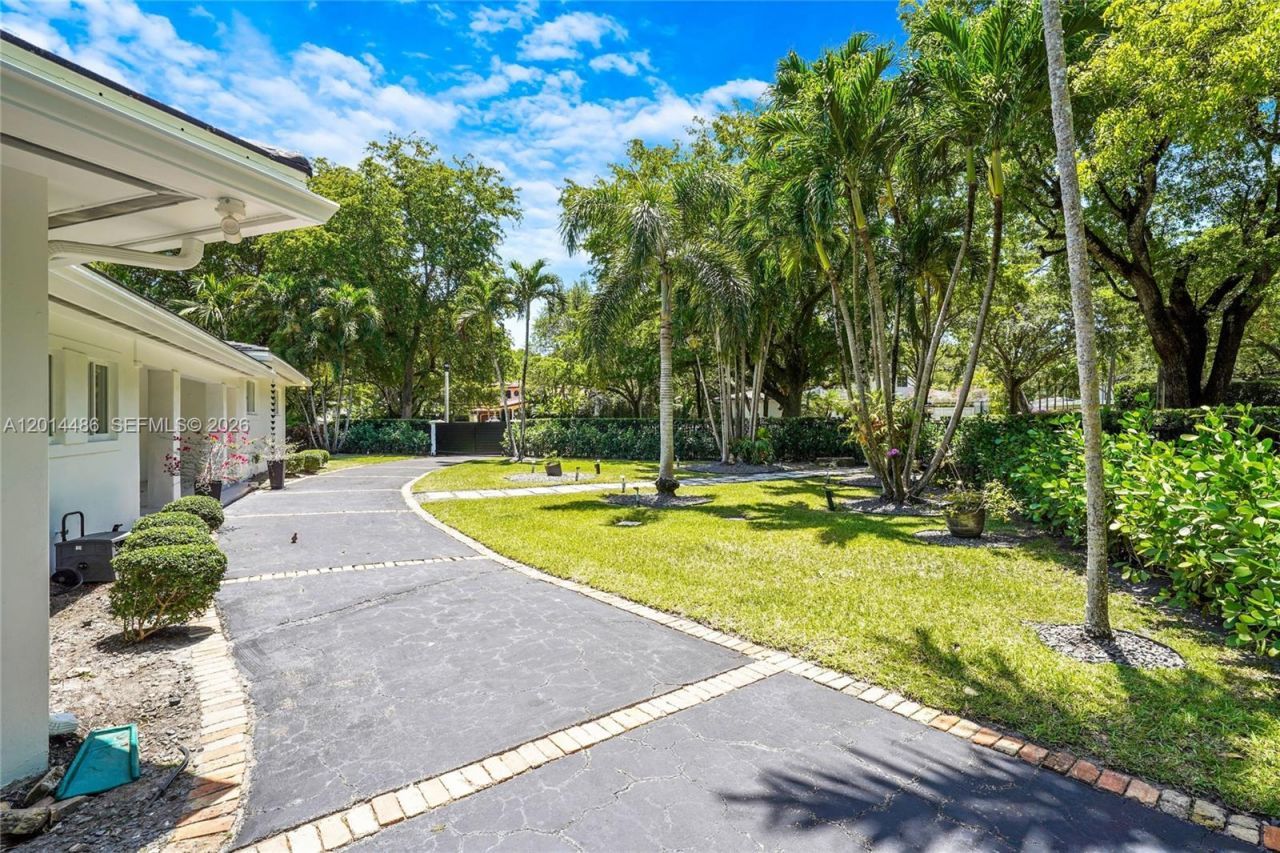711 Sunset Dr, Coral Gables, FL 33143 Photo