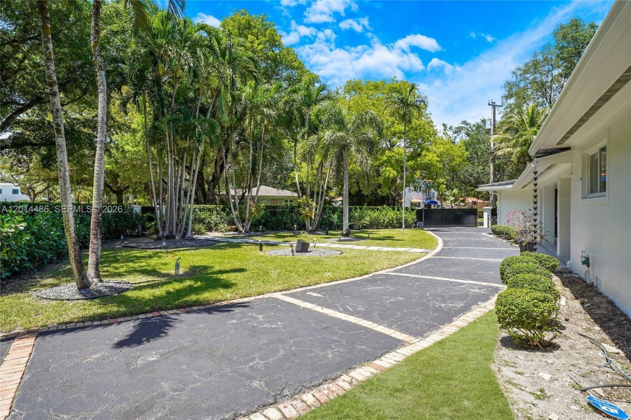 711 Sunset Dr, Coral Gables, FL 33143 Photo