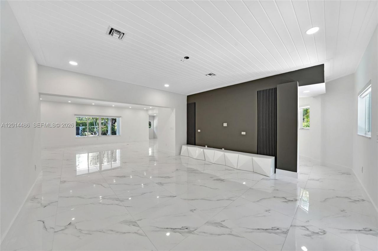 711 Sunset Dr, Coral Gables, FL 33143 Photo