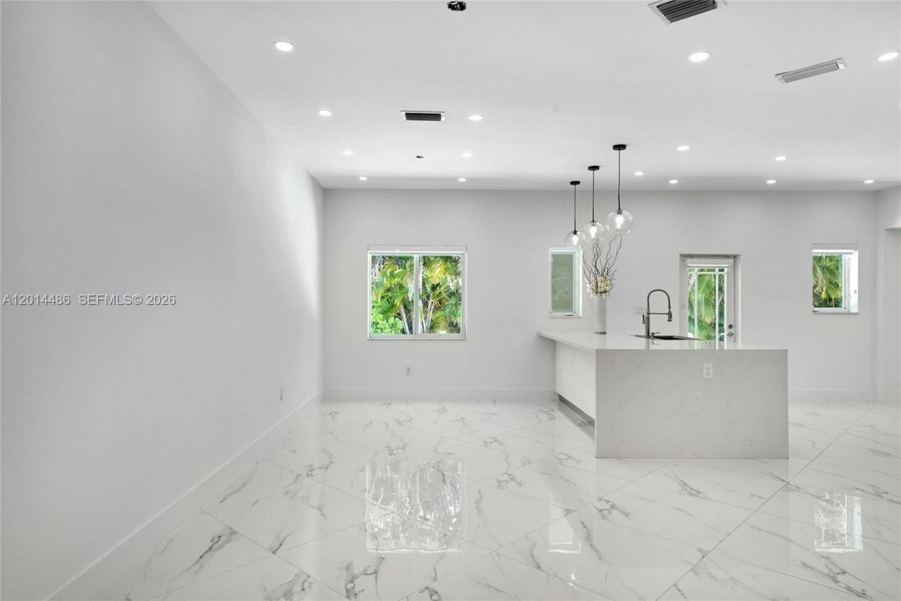 711 Sunset Dr, Coral Gables, FL 33143 Photo