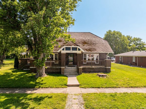 233 S Broadway Street, Albany, IN 47320