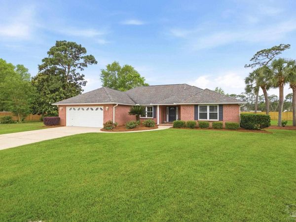 9271 Hansel Dr, Navarre, FL 32566