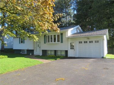 33 Perimeter Road, Whitesboro, NY 13492