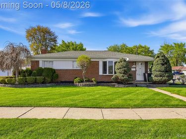13412 Common Road, Warren, MI 48088