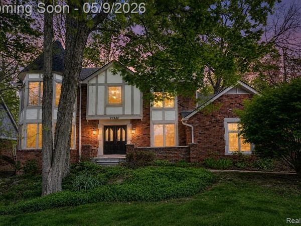 27966 Trailwood Court, Farmington Hills, MI 48331