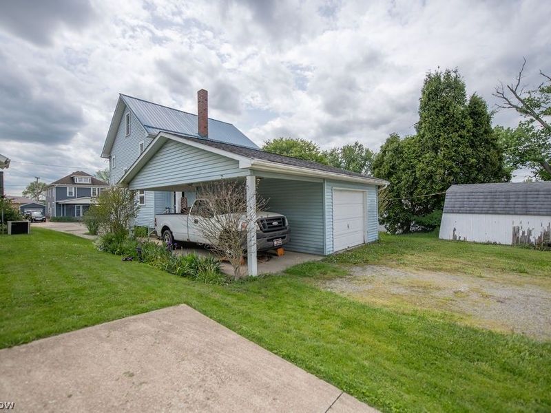 77 4th Street NE, Carrollton, OH 44615 Photo 5