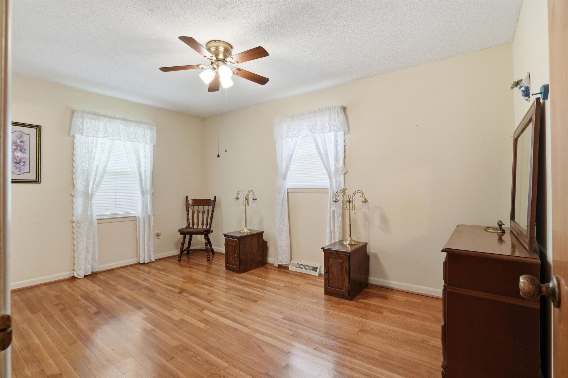 5312 Chantilly Lane Photo 17