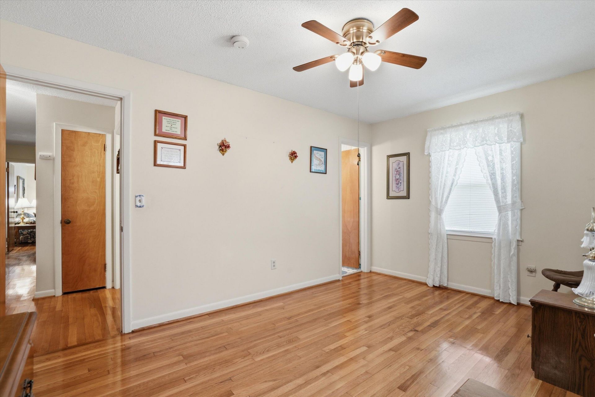5312 Chantilly Lane Photo 18