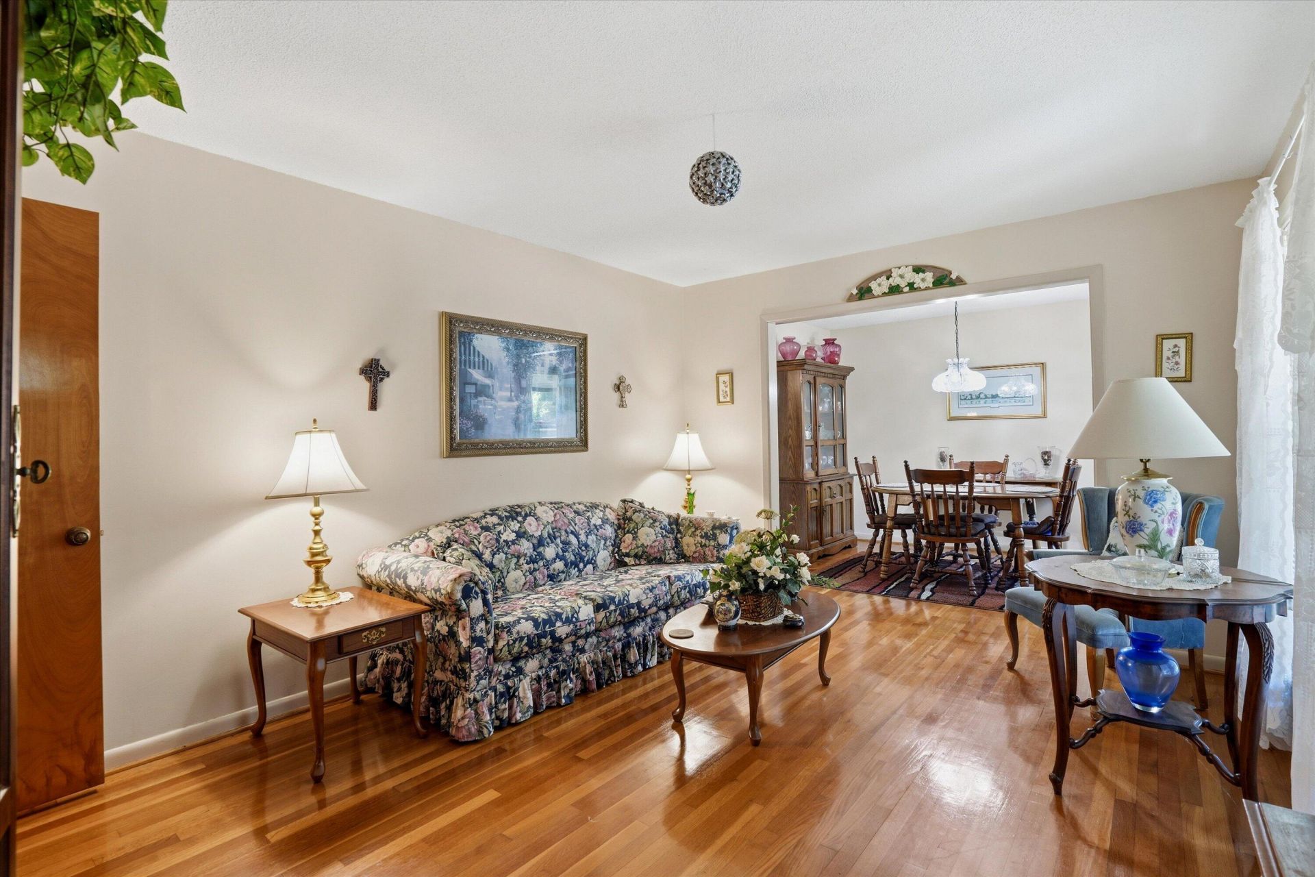 5312 Chantilly Lane Photo 4