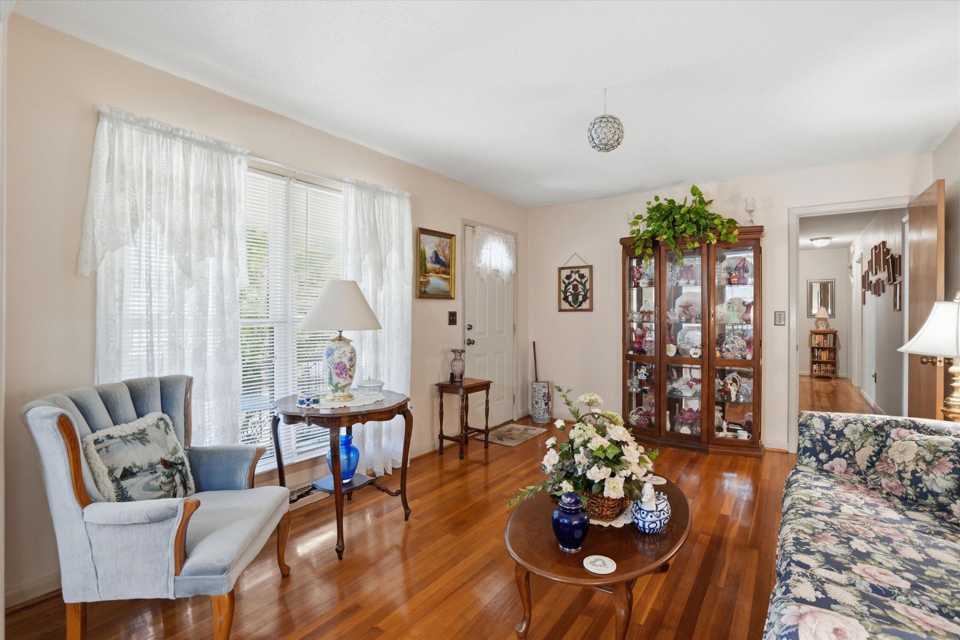 5312 Chantilly Lane Photo 6