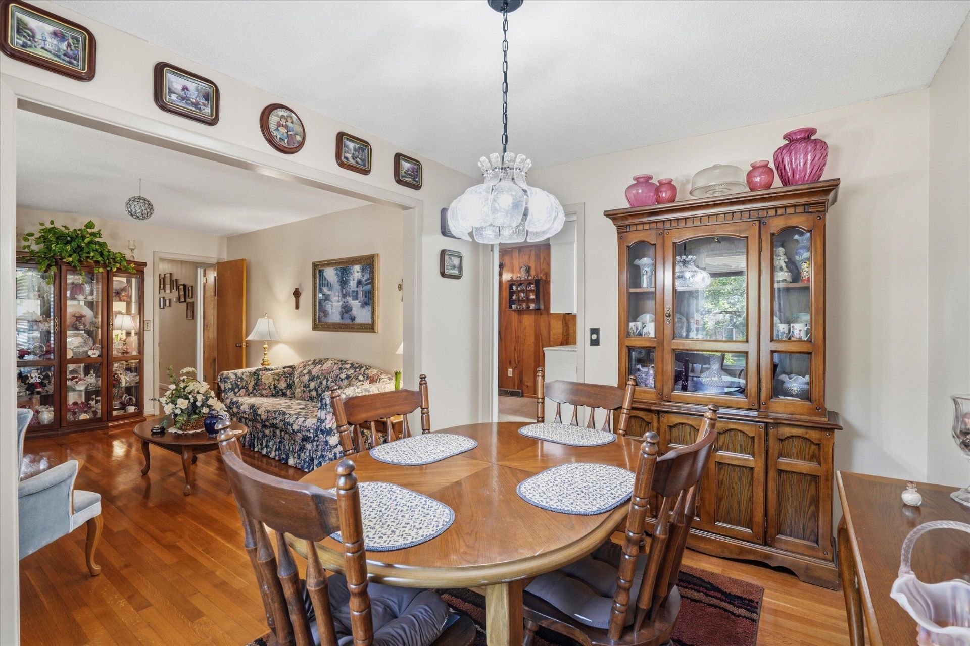 5312 Chantilly Lane Photo 8