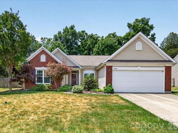 16046 Stuarts Draft Court, Charlotte, NC 28278