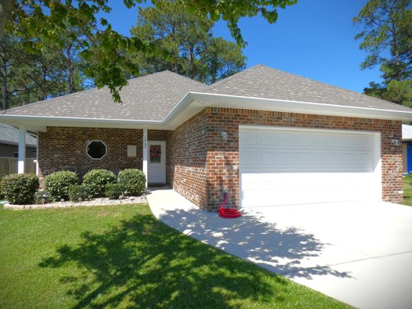 1903 Esplanade Street, Navarre, FL 32566