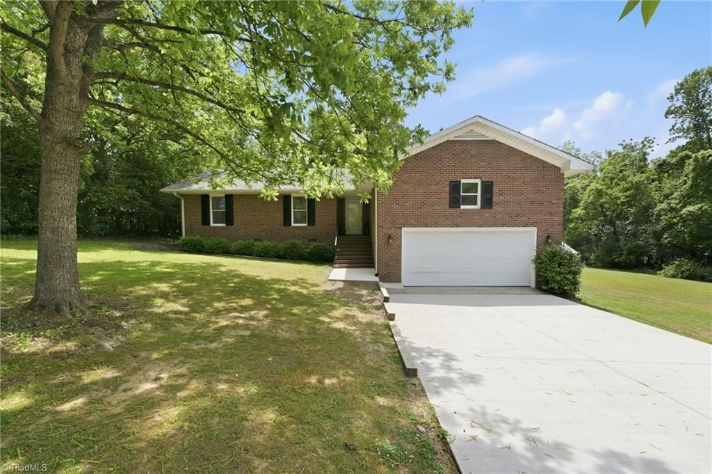 503 E Orange Street, Mebane, NC 27302 Main Photo
