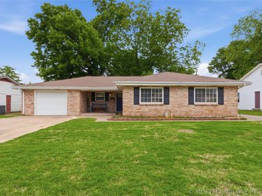 1309 E 13th Street , Okmulgee, OK 74447