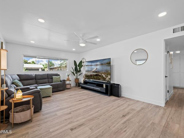 3221 E ANDORRA Drive, Phoenix, AZ 85032