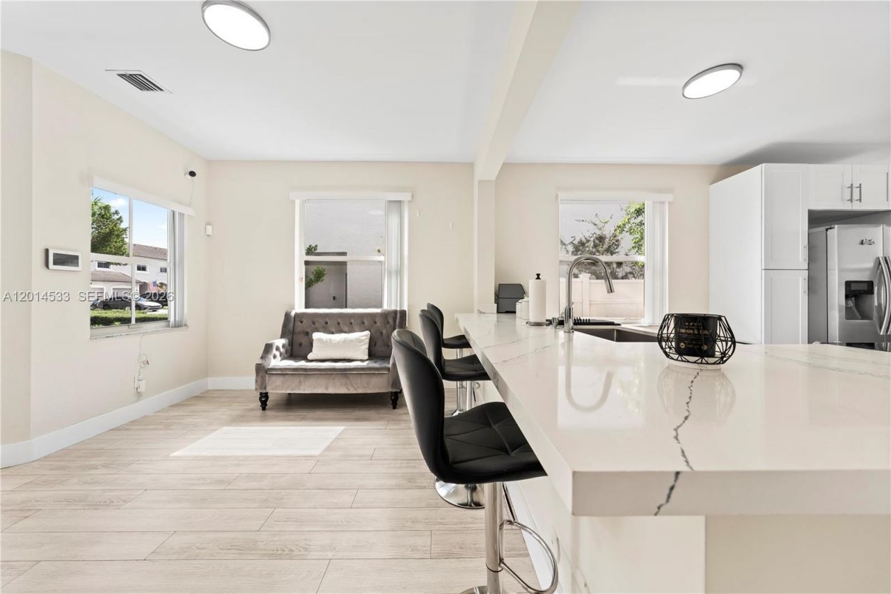 16864 SW 1st Pl , Pembroke Pines, FL 33027 Photo